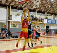 Foto de la galería: Tokio ganó y quedó como lider de la zona sur en la Liga Provincial