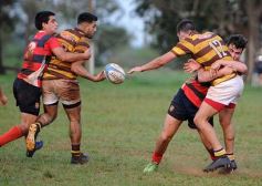 Foto de la galería: Centro de Cazadores sumó otro triunfo y sigue invicto en el Torneo Súper 8 de Rugby