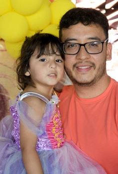 Foto de la galería: Celebración de los tres años y bautismo de la pequeña Emma Stefania