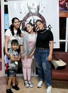 Foto de la galería: Talentos Juveniles en el escenario del Mandové Pedrozo de Posadas