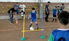 Foto de la galería: Clemente Rodríguez y Rolfi Montenegro presentes en la Clínica de Fútbol de la EBY en Posadas
