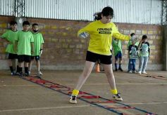 Foto de la galería: Clemente Rodríguez y Rolfi Montenegro presentes en la Clínica de Fútbol de la EBY en Posadas