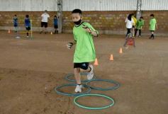 Foto de la galería: Clemente Rodríguez y Rolfi Montenegro presentes en la Clínica de Fútbol de la EBY en Posadas