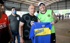 Foto de la galería: Clemente Rodríguez y Rolfi Montenegro presentes en la Clínica de Fútbol de la EBY en Posadas