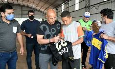 Foto de la galería: Clemente Rodríguez y Rolfi Montenegro presentes en la Clínica de Fútbol de la EBY en Posadas