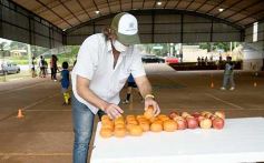 Foto de la galería: Clemente Rodríguez y Rolfi Montenegro presentes en la Clínica de Fútbol de la EBY en Posadas