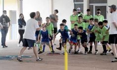 Foto de la galería: Clemente Rodríguez y Rolfi Montenegro presentes en la Clínica de Fútbol de la EBY en Posadas