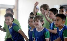 Foto de la galería: Clemente Rodríguez y Rolfi Montenegro presentes en la Clínica de Fútbol de la EBY en Posadas