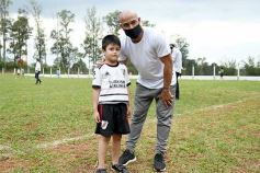 Foto de la galería: Yacyretá entregó equipamiento deportivo al Club El Brete de Posadas