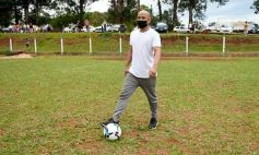 Foto de la galería: Yacyretá entregó equipamiento deportivo al Club El Brete de Posadas