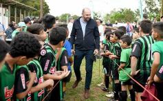 Foto de la galería: Yacyretá entregó equipamiento deportivo al Club El Brete de Posadas