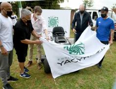 Foto de la galería: Yacyretá entregó equipamiento deportivo al Club El Brete de Posadas