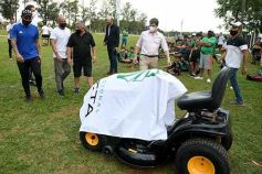 Foto de la galería: Yacyretá entregó equipamiento deportivo al Club El Brete de Posadas
