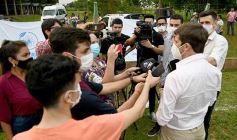 Foto de la galería: Yacyretá entregó equipamiento deportivo al Club El Brete de Posadas