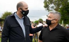 Foto de la galería: Yacyretá entregó equipamiento deportivo al Club El Brete de Posadas