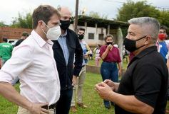 Foto de la galería: Yacyretá entregó equipamiento deportivo al Club El Brete de Posadas