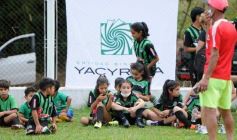 Foto de la galería: Yacyretá entregó equipamiento deportivo al Club El Brete de Posadas