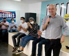 Foto de la galería: Oscar Herrera Ahuad junto a sindicalistas misioneros en el debate por la reforma laboral