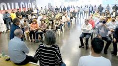 Foto de la galería: Oscar Herrera Ahuad junto a sindicalistas misioneros en el debate por la reforma laboral