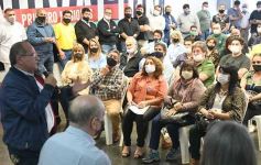 Foto de la galería: Oscar Herrera Ahuad junto a sindicalistas misioneros en el debate por la reforma laboral