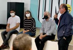 Foto de la galería: Oscar Herrera Ahuad junto a sindicalistas misioneros en el debate por la reforma laboral