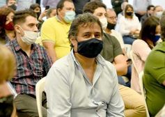 Foto de la galería: Oscar Herrera Ahuad junto a sindicalistas misioneros en el debate por la reforma laboral