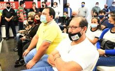 Foto de la galería: Oscar Herrera Ahuad junto a sindicalistas misioneros en el debate por la reforma laboral