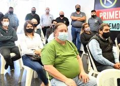 Foto de la galería: Oscar Herrera Ahuad junto a sindicalistas misioneros en el debate por la reforma laboral