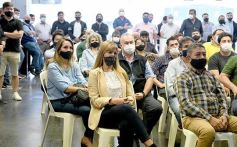 Foto de la galería: Oscar Herrera Ahuad junto a sindicalistas misioneros en el debate por la reforma laboral