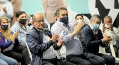 Foto de la galería: Oscar Herrera Ahuad junto a sindicalistas misioneros en el debate por la reforma laboral