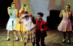 Sixto Fotografías. Sociedad. Teatro - Lacios y rebeldes en el Mandové Pedrozo de Posadas