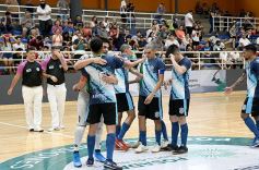 Foto de la galería: Posadas logró el pase a semis frente a Montecarlo en el Torneo Regional de Futsal