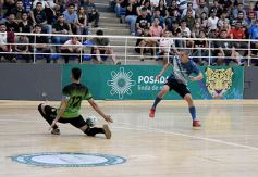 Foto de la galería: Posadas logró el pase a semis frente a Montecarlo en el Torneo Regional de Futsal