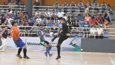 Foto de la galería: Posadas logró el pase a semis frente a Montecarlo en el Torneo Regional de Futsal