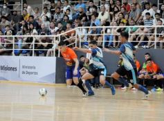 Foto de la galería: Posadas logró el pase a semis frente a Montecarlo en el Torneo Regional de Futsal