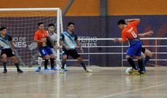 Foto de la galería: Posadas logró el pase a semis frente a Montecarlo en el Torneo Regional de Futsal