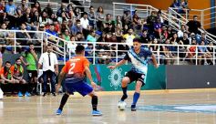 Foto de la galería: Posadas logró el pase a semis frente a Montecarlo en el Torneo Regional de Futsal