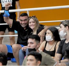 Foto de la galería: Posadas logró el pase a semis frente a Montecarlo en el Torneo Regional de Futsal