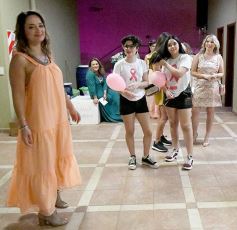 Foto de la galería: Cóctel Rosa del Cerro, en la lucha y prevención del cáncer de mama en Posadas