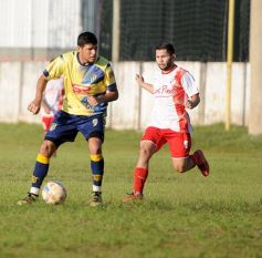 Foto de la galería: Victoria auriazul en el inicio del Torneo Oficial de la Liga Posadeña de Fútbol