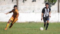 Foto de la galería: El Decano sumó su primer triunfo en el Torneo de Fútbol Posadeño
