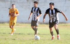 Foto de la galería: El Decano sumó su primer triunfo en el Torneo de Fútbol Posadeño