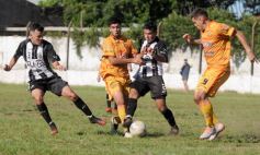 Foto de la galería: El Decano sumó su primer triunfo en el Torneo de Fútbol Posadeño