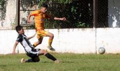 Foto de la galería: El Decano sumó su primer triunfo en el Torneo de Fútbol Posadeño