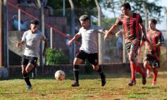 Sixto Fotografías. Deportes. Liga Posadeña A - Huracán goleó en la segunda fecha de la Liga