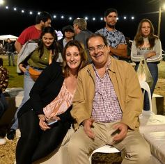 Foto de la galería: Productores, familias y amigos disfrutaron del Remate Nocturno en Dos de Mayo