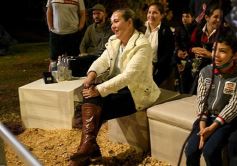 Foto de la galería: Productores, familias y amigos disfrutaron del Remate Nocturno en Dos de Mayo