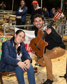 Foto de la galería: Productores, familias y amigos disfrutaron del Remate Nocturno en Dos de Mayo