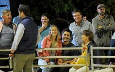 Foto de la galería: Productores, familias y amigos disfrutaron del Remate Nocturno en Dos de Mayo