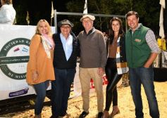 Foto de la galería: Productores, familias y amigos disfrutaron del Remate Nocturno en Dos de Mayo